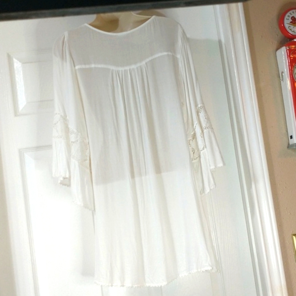 L Space Boho white sheer top P2P-"17 shoulder to hem 29" EUC - Picture 2 of 4